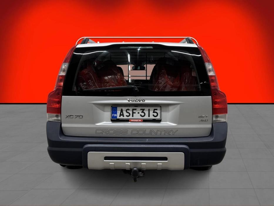 VOLVO XC70 2004