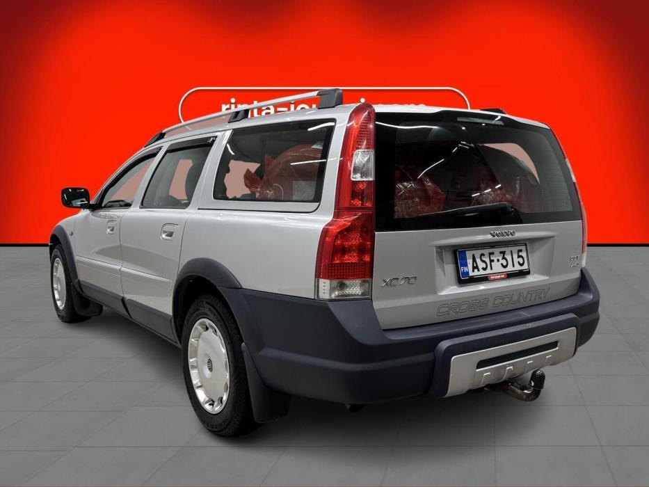 VOLVO XC70 2004