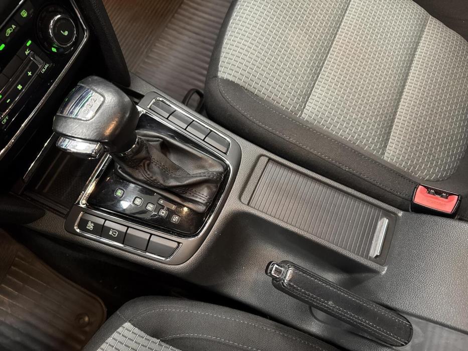SKODA Superb 2009