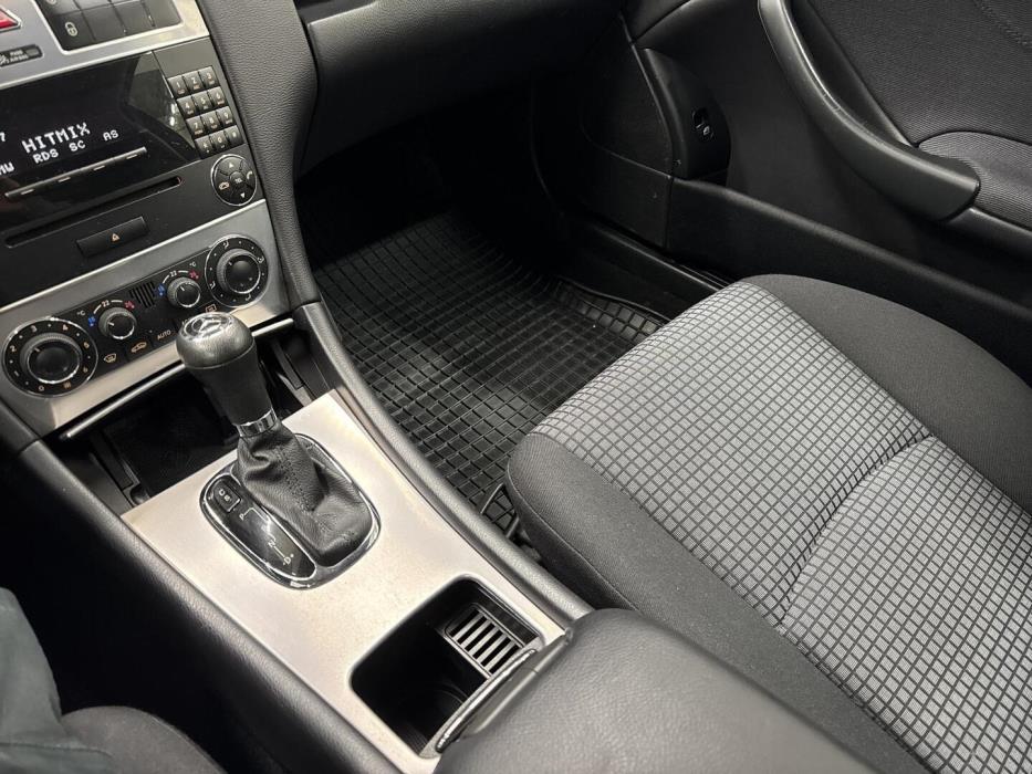 MERCEDES-BENZ C 2006