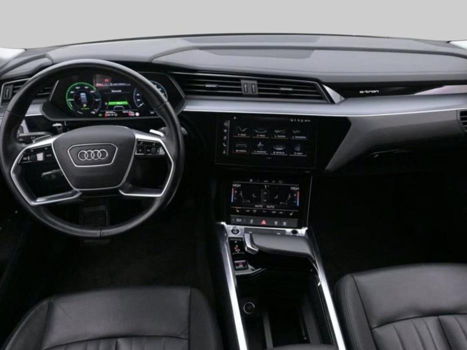 AUDI e-tron 2021