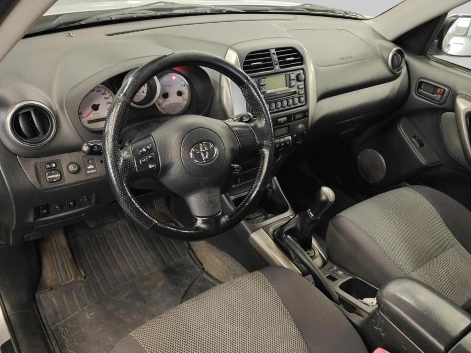 TOYOTA RAV4 2005