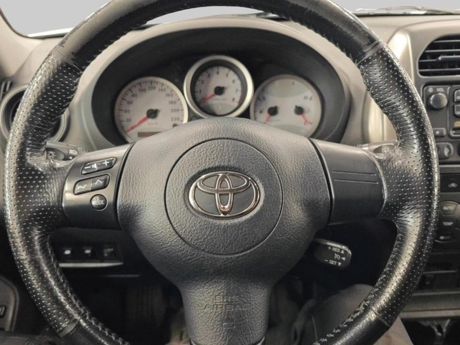 TOYOTA RAV4 2005