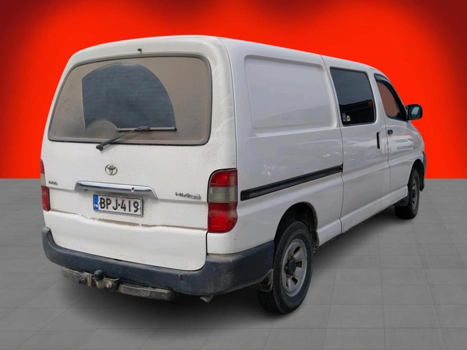 TOYOTA HIACE 2011
