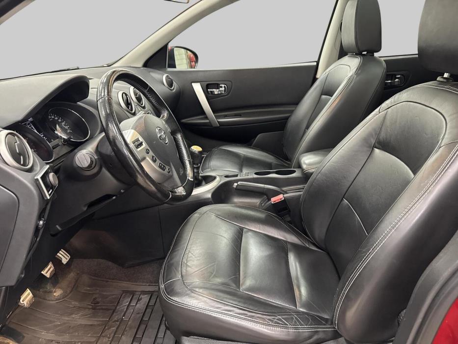 NISSAN Qashqai 2012