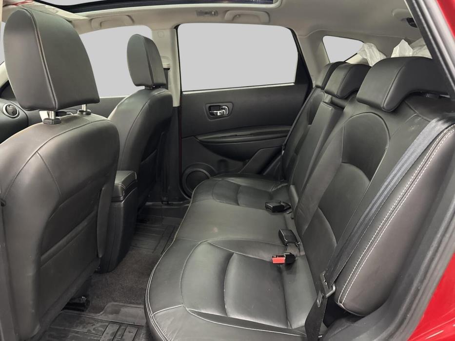 NISSAN Qashqai 2012