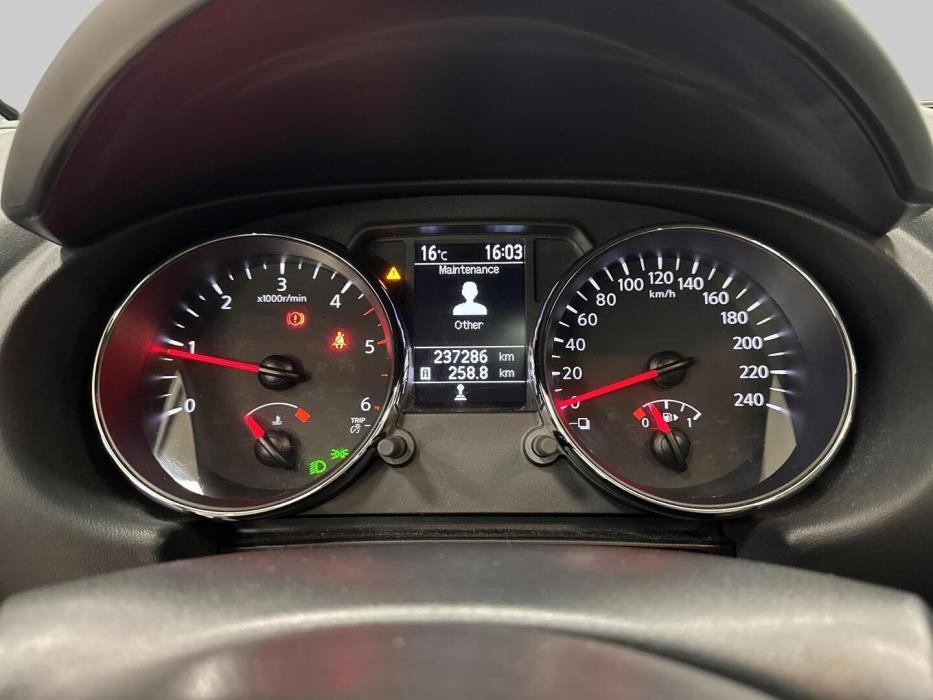 NISSAN Qashqai 2012