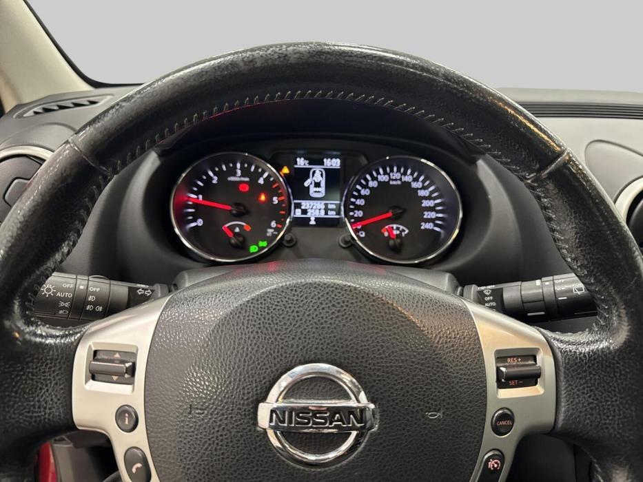 NISSAN Qashqai 2012