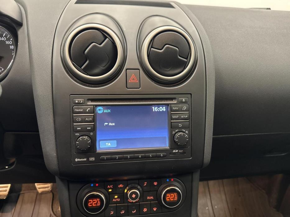 NISSAN Qashqai 2012