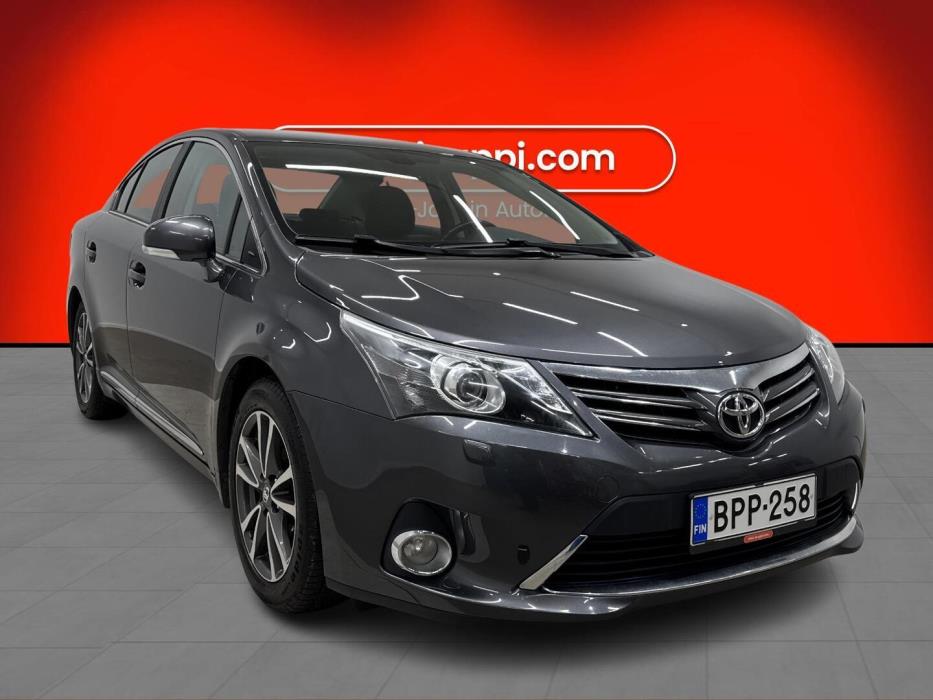 TOYOTA Avensis 2012