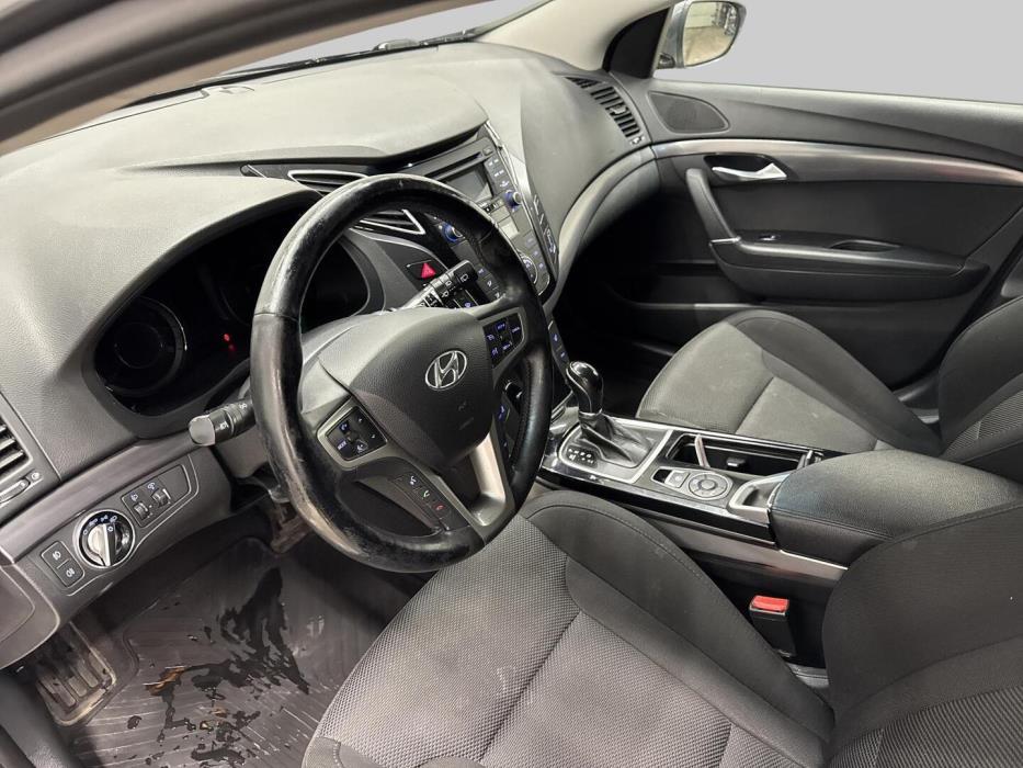 HYUNDAI i40 2012