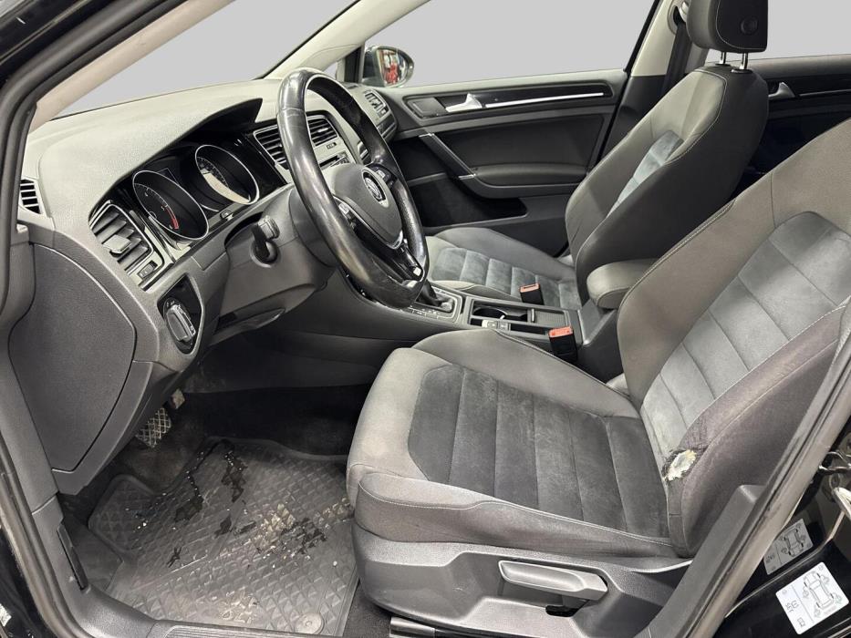 VOLKSWAGEN Golf 2014