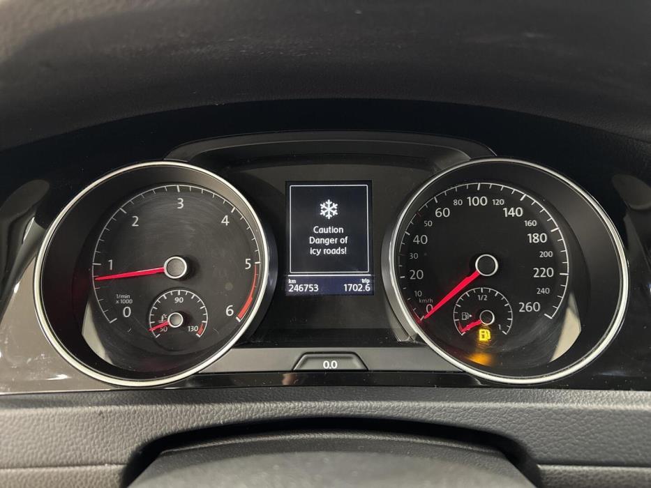 VOLKSWAGEN Golf 2014