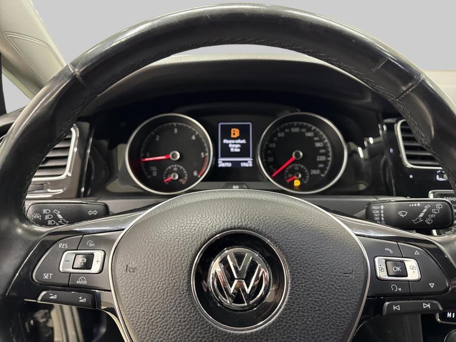 VOLKSWAGEN Golf 2014