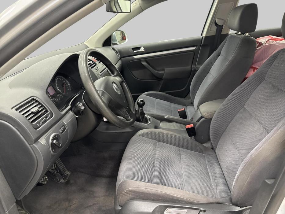 VOLKSWAGEN Jetta 2005