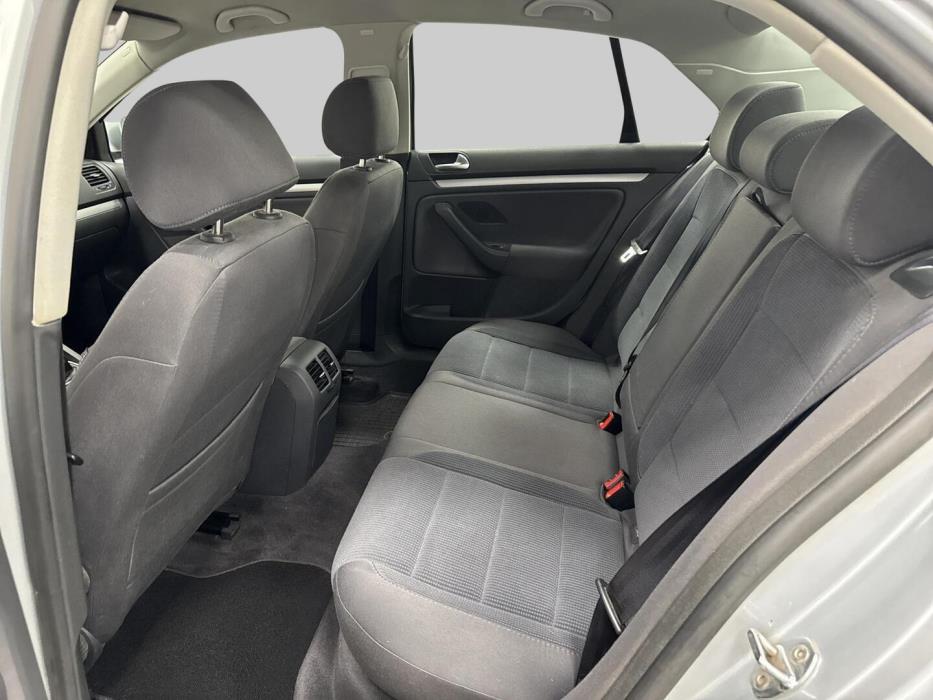 VOLKSWAGEN Jetta 2005