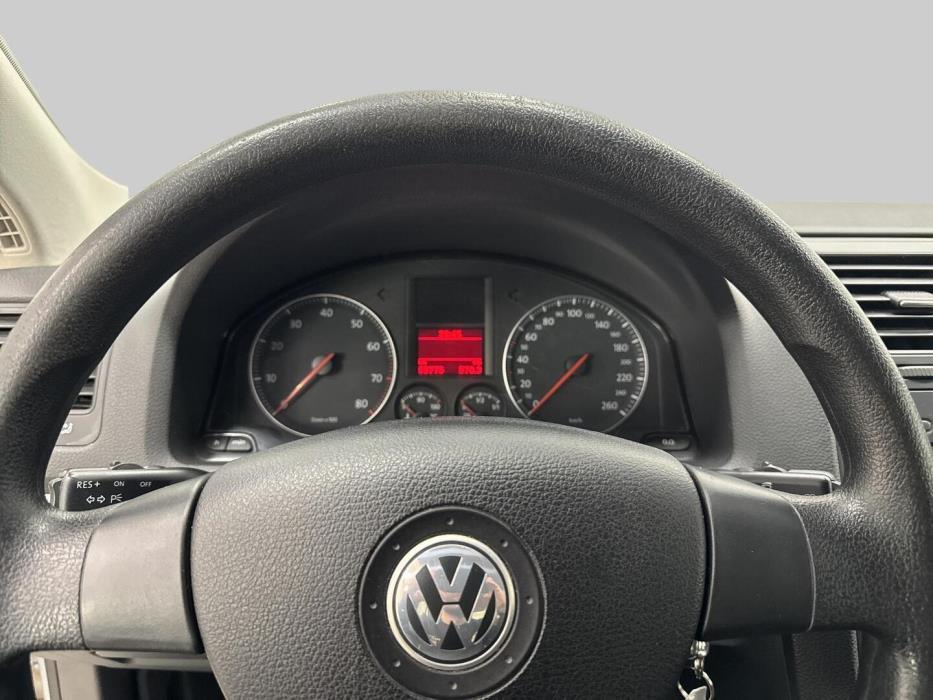 VOLKSWAGEN Jetta 2005