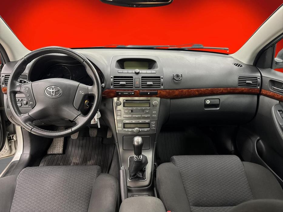 TOYOTA Avensis 2005