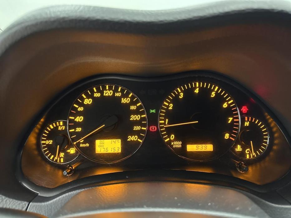 TOYOTA Avensis 2005