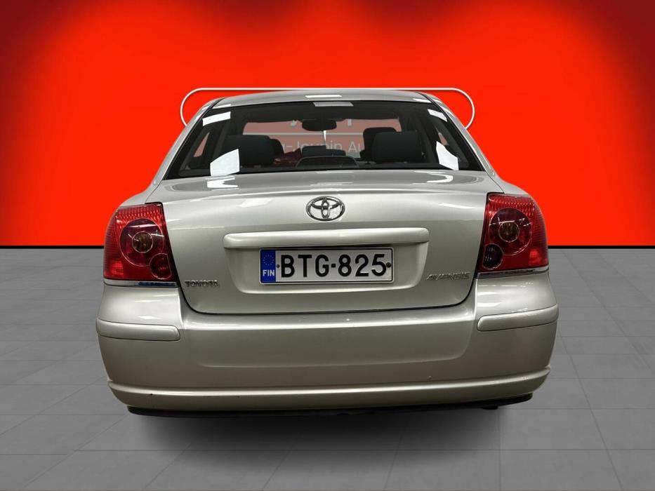 TOYOTA Avensis 2005