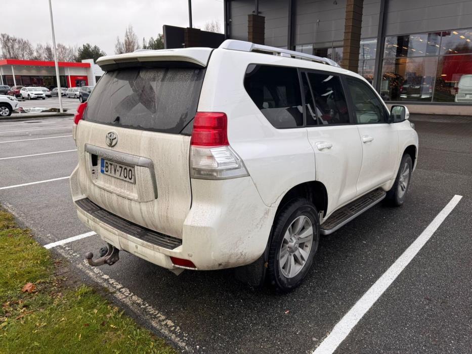 TOYOTA LAND CRUISER 2012