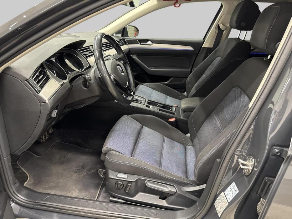 VOLKSWAGEN Passat 2017