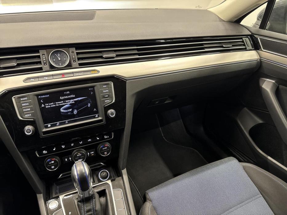 VOLKSWAGEN Passat 2017
