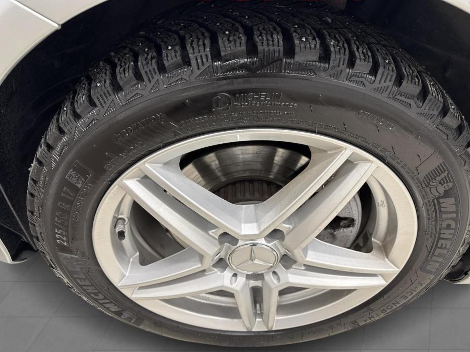 MERCEDES-BENZ C 2017