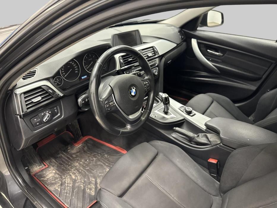 BMW 318 2014