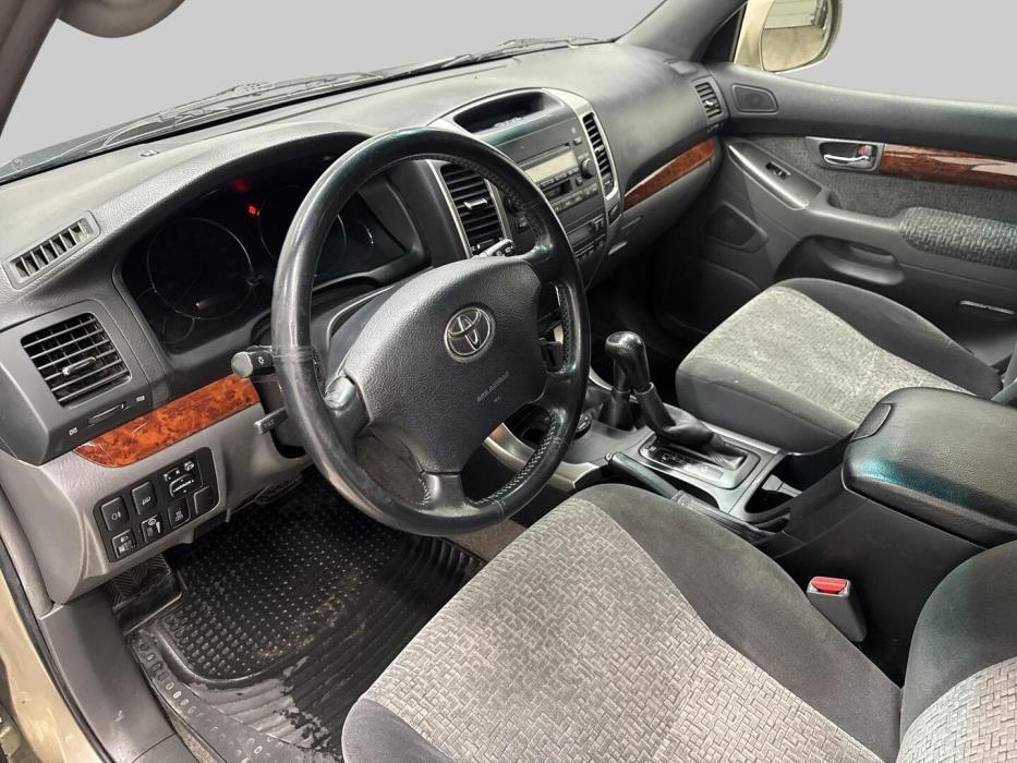 TOYOTA Land Cruiser 2005