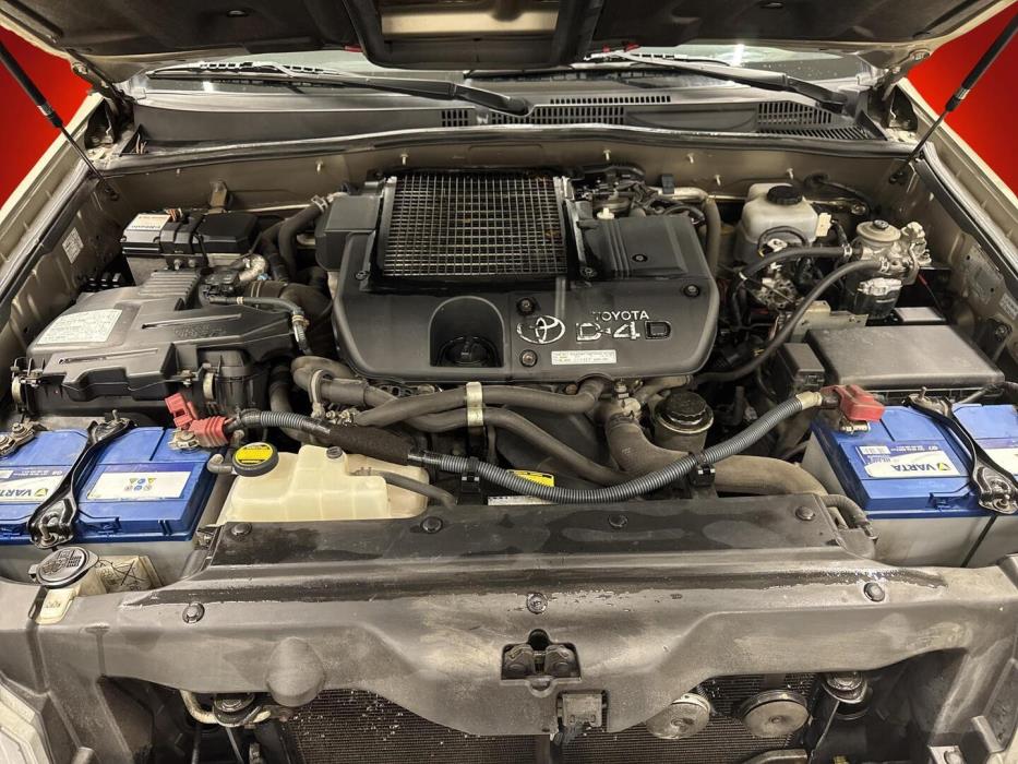 TOYOTA Land Cruiser 2005