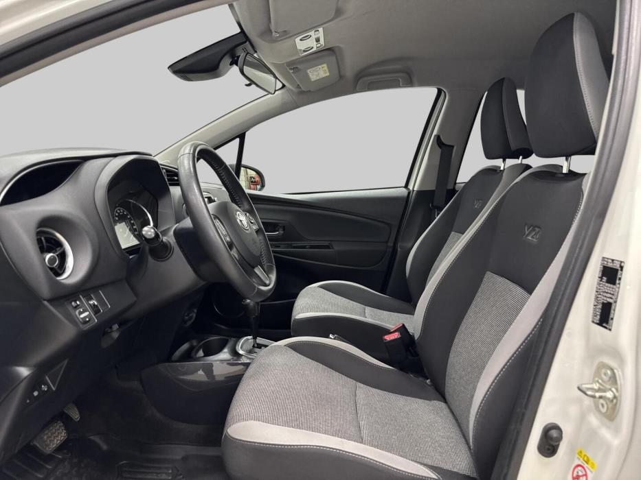 TOYOTA Yaris 2019