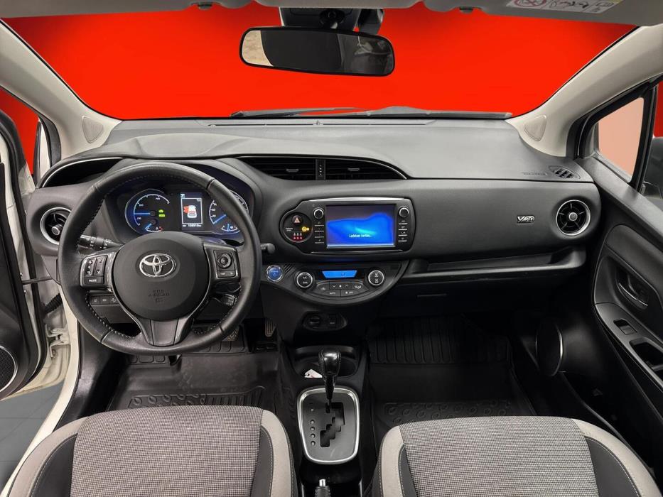 TOYOTA Yaris 2019
