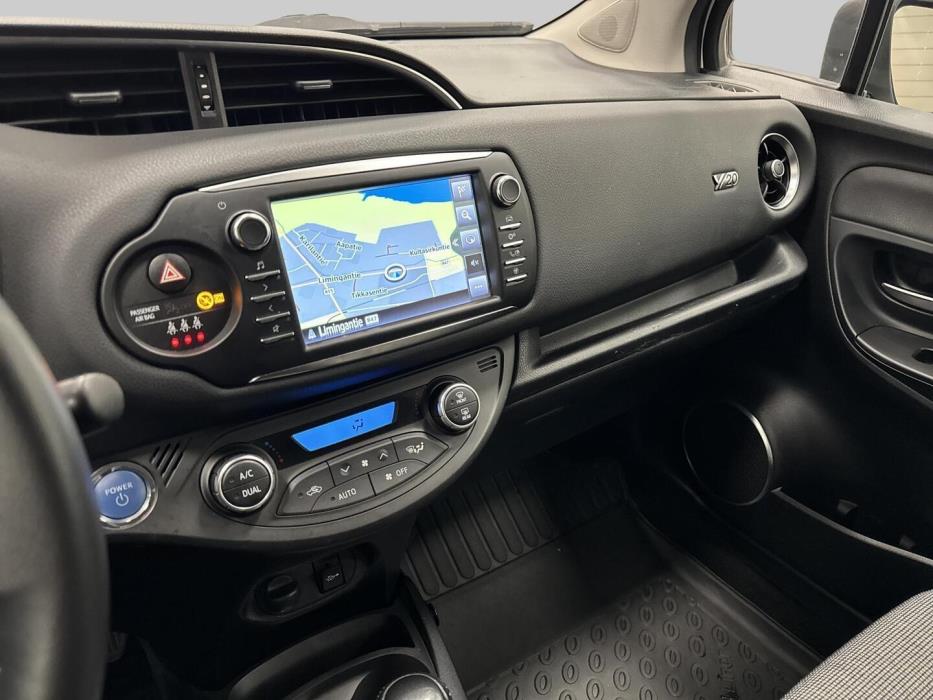 TOYOTA Yaris 2019