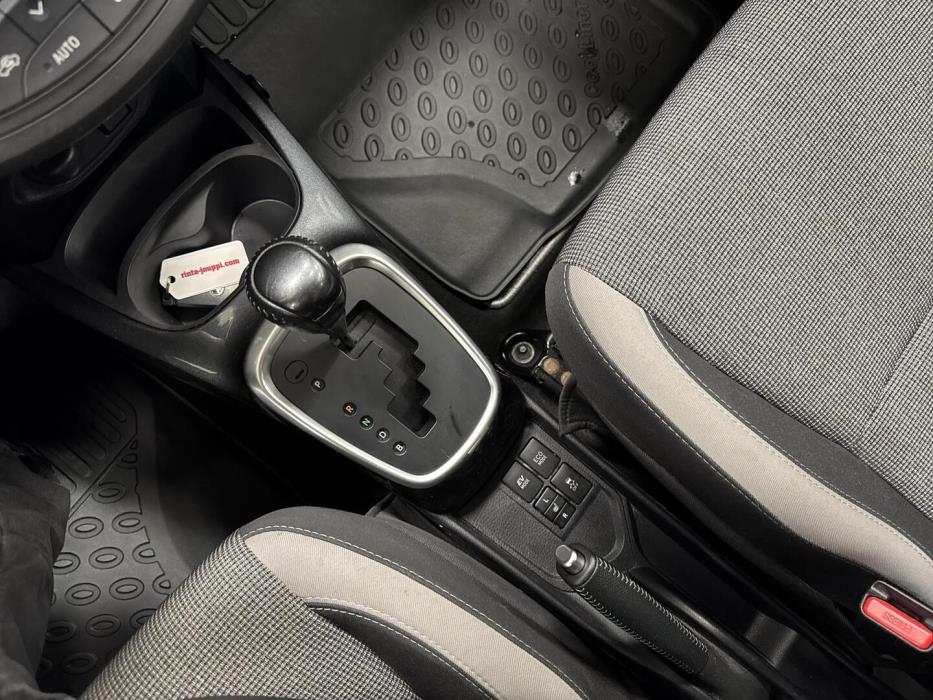 TOYOTA Yaris 2019