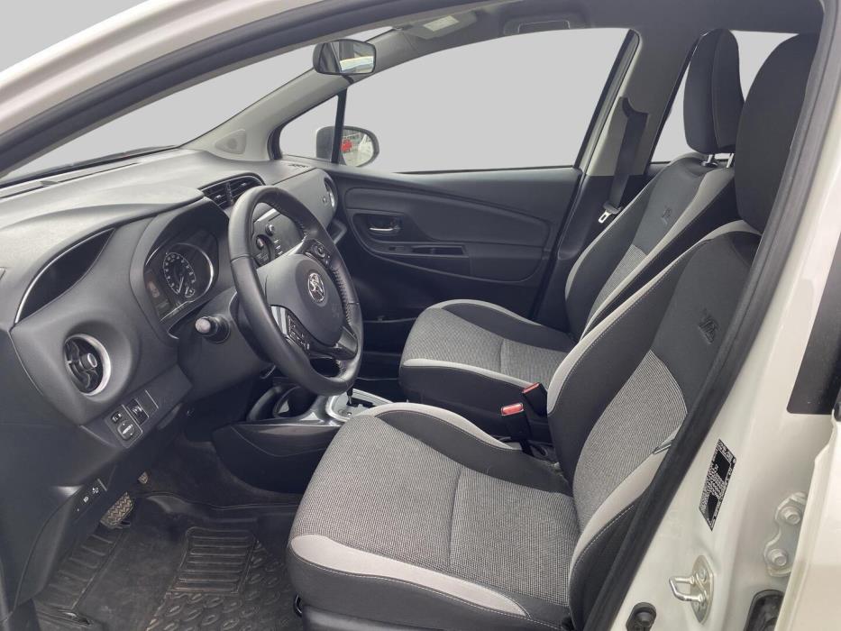 TOYOTA Yaris 2019