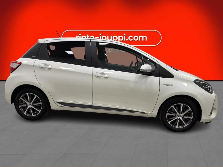 TOYOTA Yaris 2019