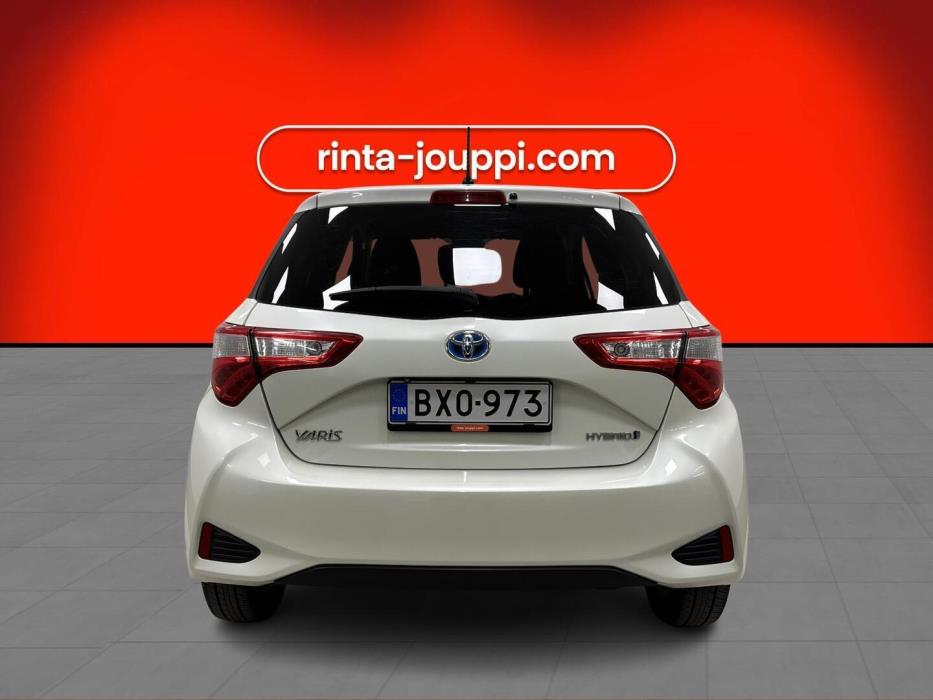 TOYOTA Yaris 2019