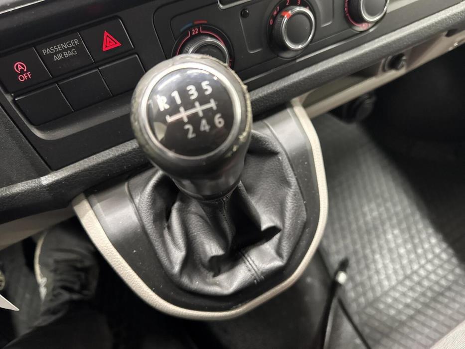 VOLKSWAGEN Transporter 2019