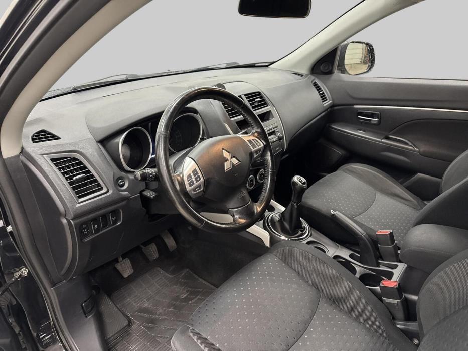 MITSUBISHI ASX 2011
