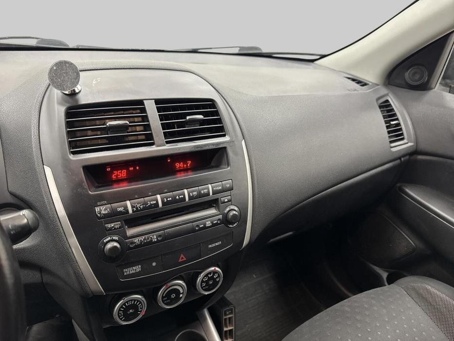 MITSUBISHI ASX 2011