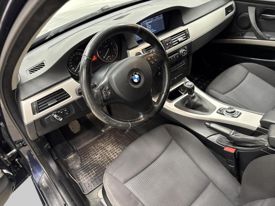 BMW 330 2008