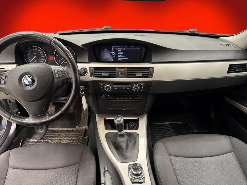 BMW 330 2008
