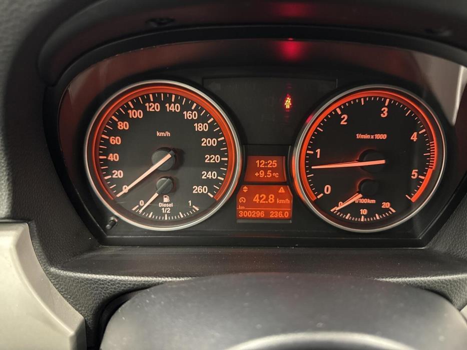 BMW 330 2008
