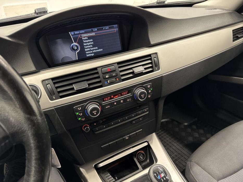 BMW 330 2008