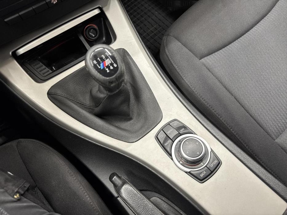 BMW 330 2008