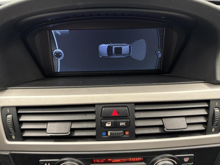 BMW 330 2008