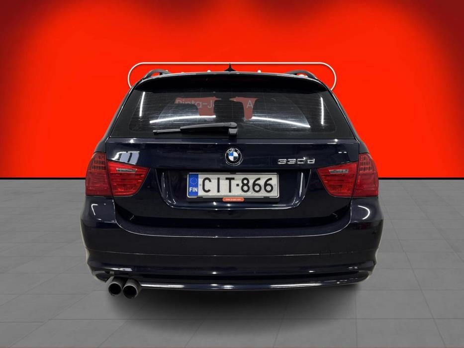 BMW 330 2008