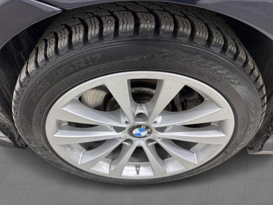 BMW 330 2008