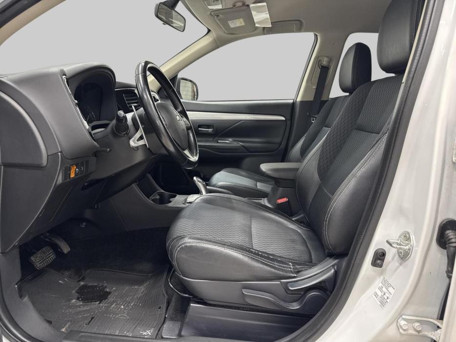 MITSUBISHI Outlander PHEV 2014